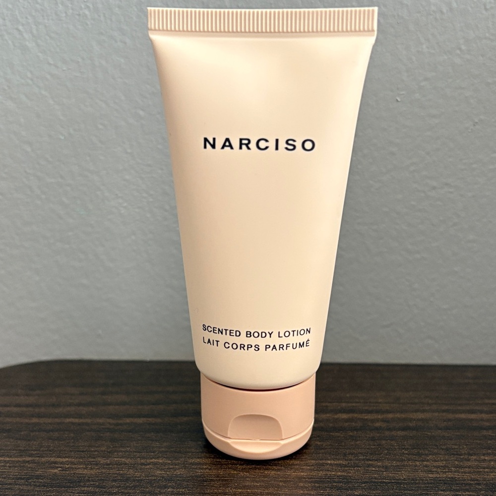 Narciso Rodriguez Poudrée Body Care Set (2) Lotion + Shower Gel 🤍 - Picture 4 of 5